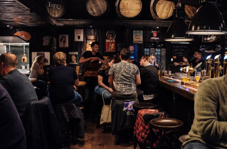 Photo pub