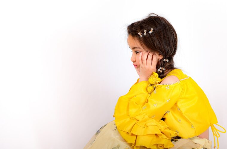 Photo yellow dress